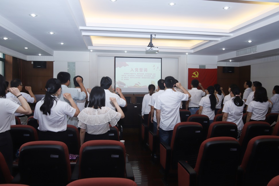 eac4662dd0404399a82d683a6858e06c.Jpeg