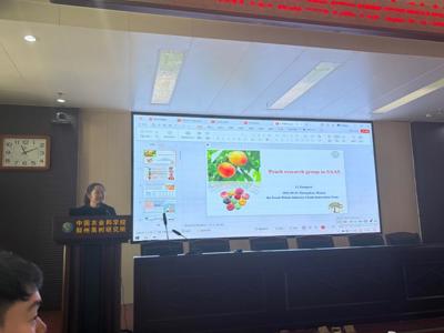 我院林果所桃团队赴中国农科院郑州果树所参加桃种质资源与遗传育种前沿国际研讨会