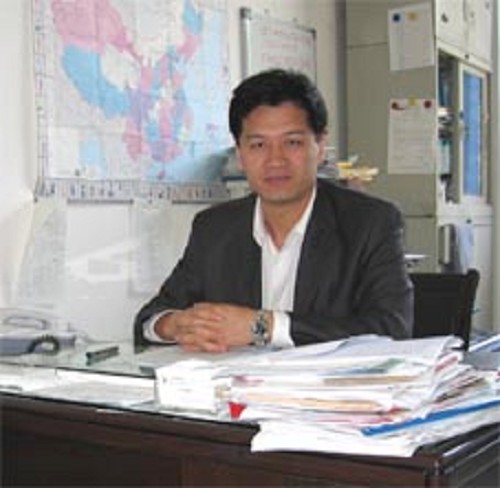 李　明　研究员　蔬菜种子包衣