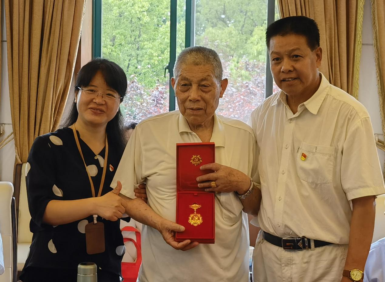 64aa41b140e94a1594cf3709d5c57bed.jpg 64aa41b140e94a1594cf3709d5c57bed.jpg