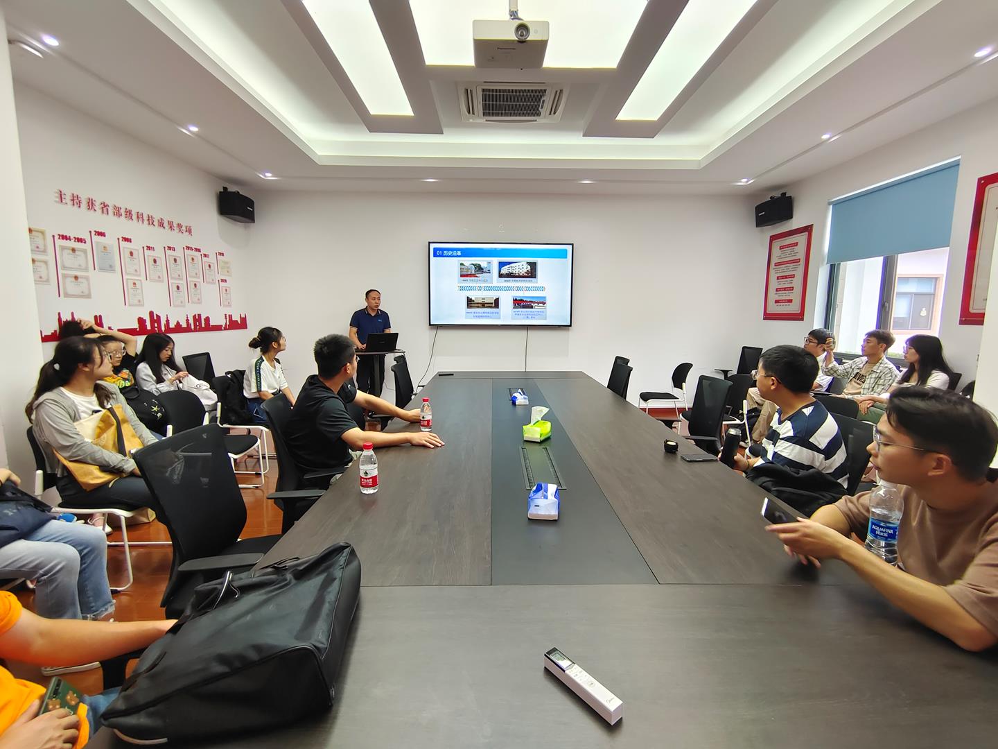 aabc246e87284a47b3fc8ae4443803d8.jpg