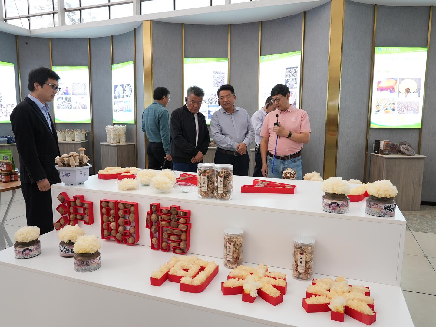 42c83a9a949d4590a9152cc61d2c71e9.JPG 42c83a9a949d4590a9152cc61d2c71e9.JPG