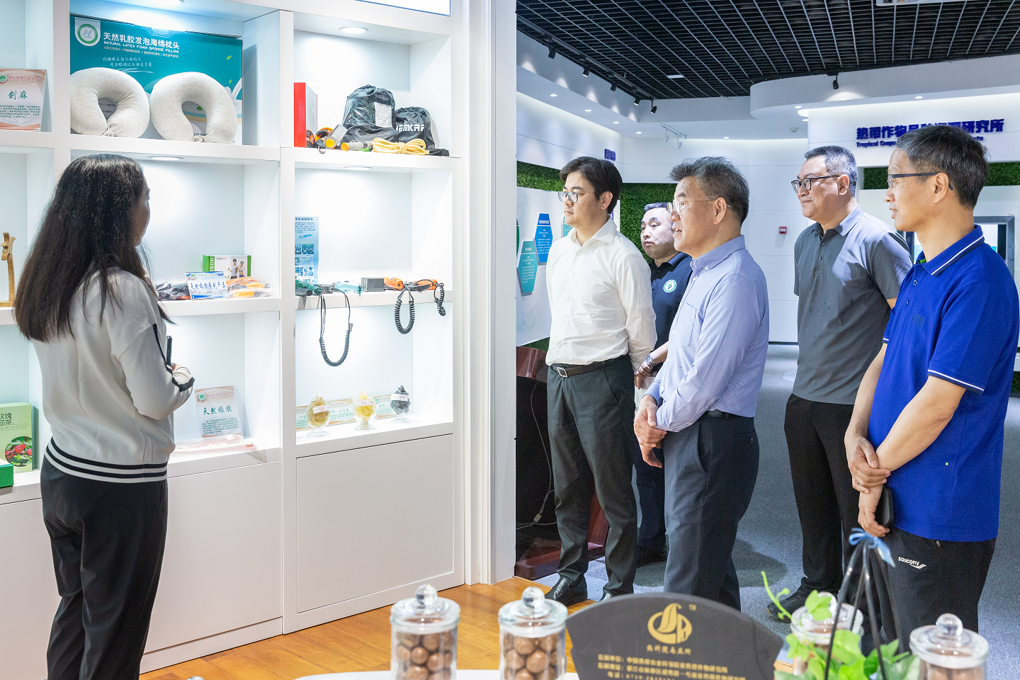 18e7a8eebd894aedb288a5a6d983dde6.png 18e7a8eebd894aedb288a5a6d983dde6.png