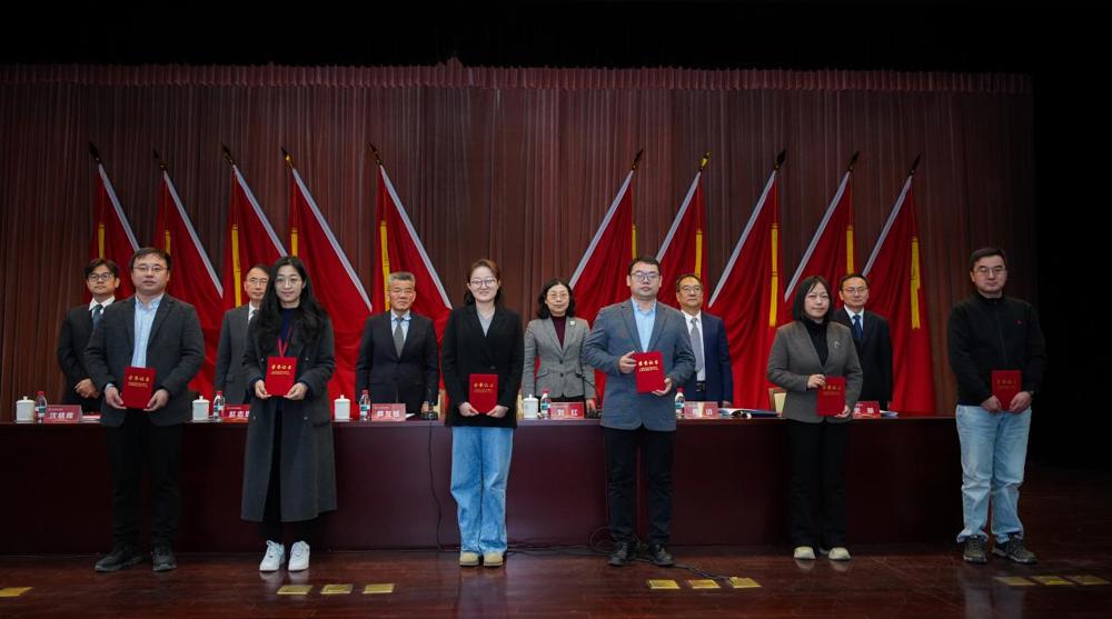 3a7fd4fb11ef6c985343606299f5fcd7