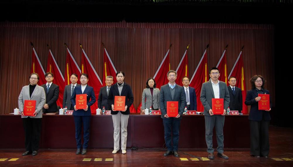 e49832de428f3829e164754f948e3334