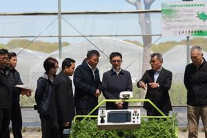 上海市政协党组成员、副主席王为人一行来我院调研