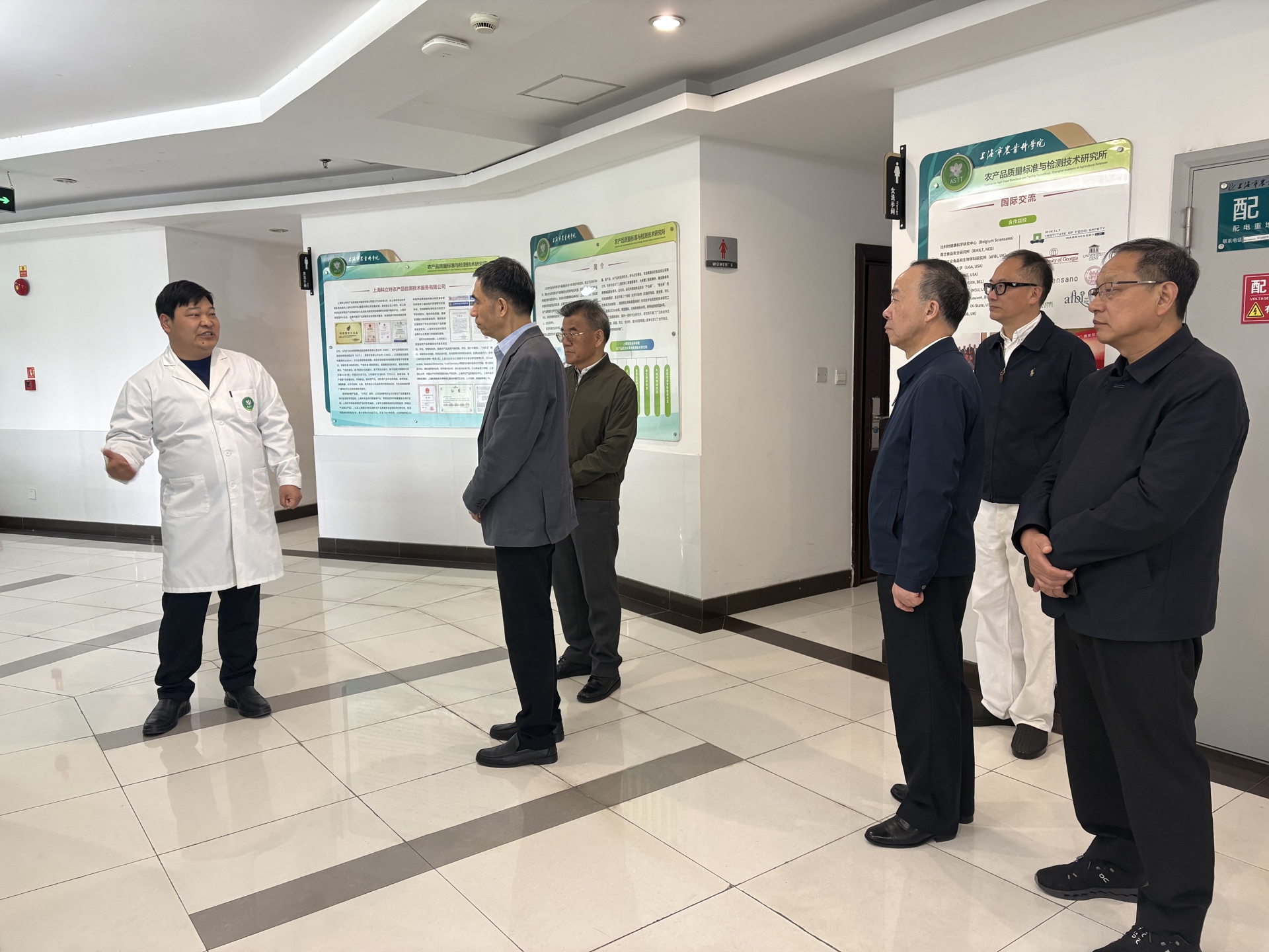 39f00bba0a76a32be43d87e9f6d0ac49