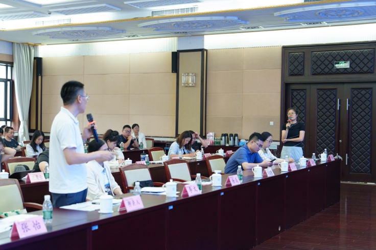 ecc89646deeb43dea4152a22a3010e46.jpg