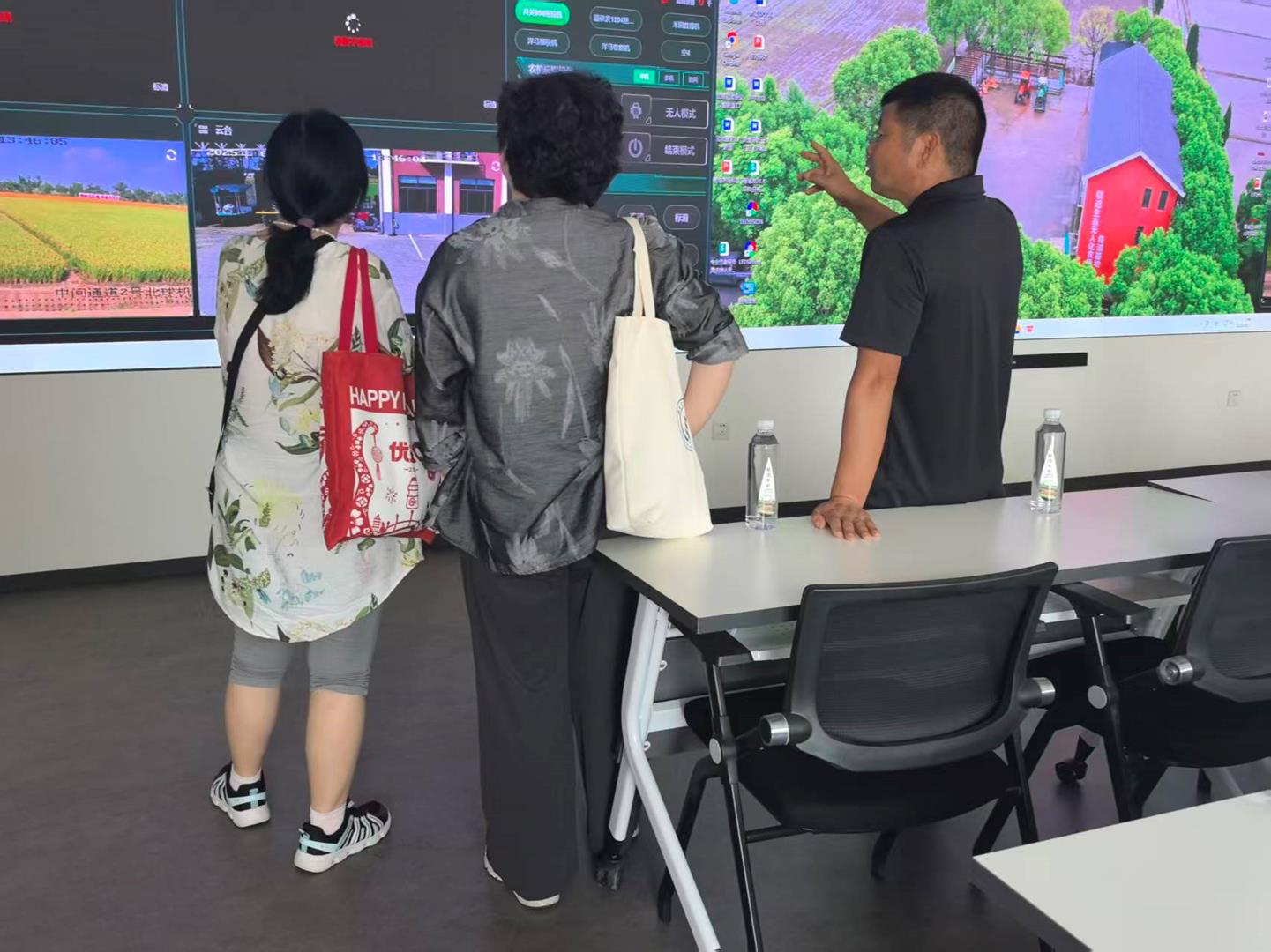 4b3561b5be3242d898040fccb3e29167.jpg 4b3561b5be3242d898040fccb3e29167.jpg