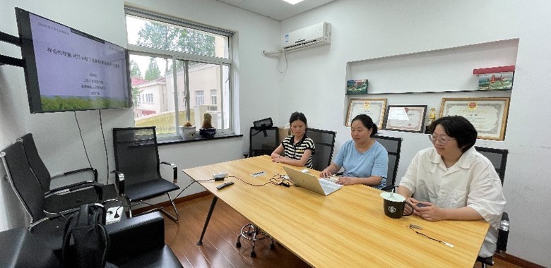 我院生物所科技人员开展小孢子细胞工程育种科普培训活动