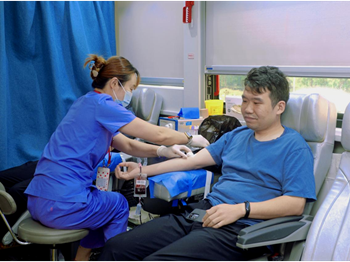 情系献血职工 暖心慰问显担当——生物所领导慰问献血者