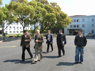 国外专家来我所进行学术交流