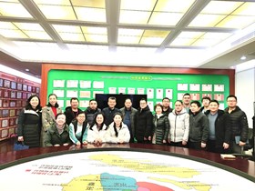 院党委书记、院长蔡友铭一行到作物所“访贤问能”