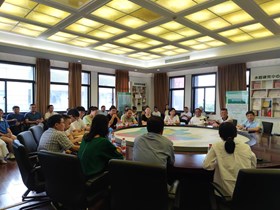 院党委书记、院长蔡友铭一行夏送清凉慰问作物所水稻研究中心科技人员