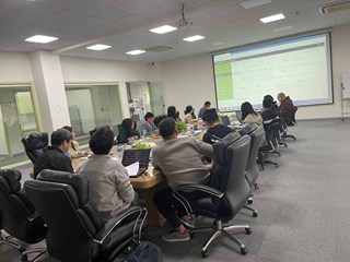 基于生菜生长习性的植物工厂环境智能控制系统研讨会召开
