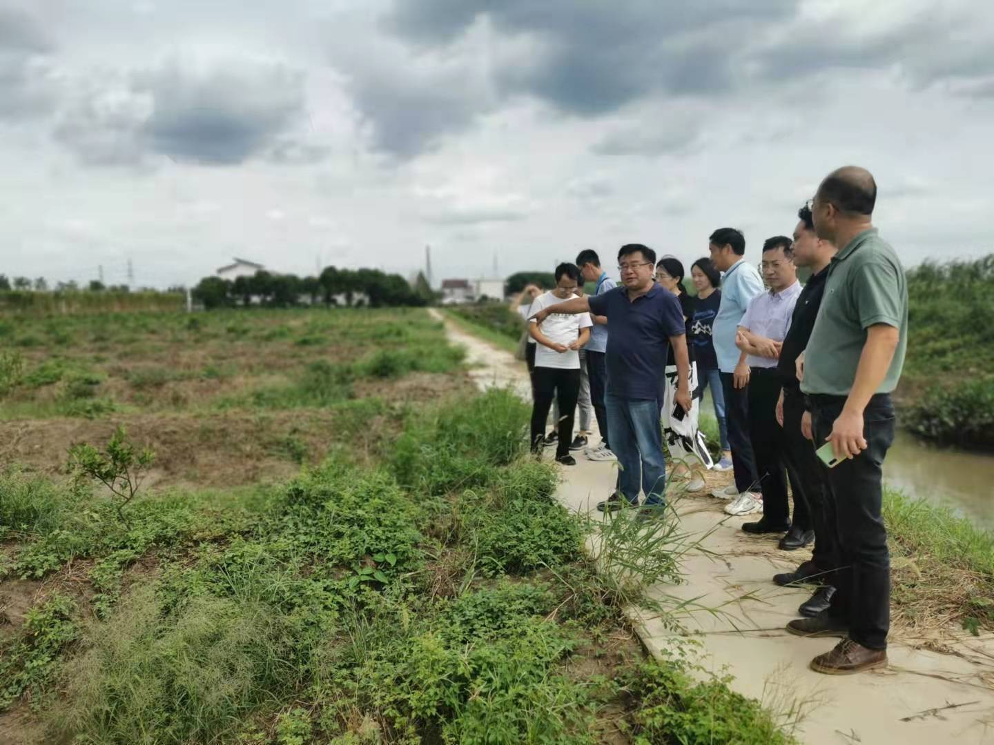 林果所开展西渡街道挂职基地走访调查