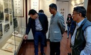 云南省政府参事室领导来食用菌所参观指导工作